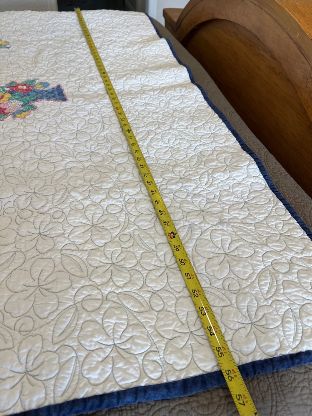 Handmade Floral Basket Appliqué Quilt Throw 73 x 56.5 - Picture 10 of 11
